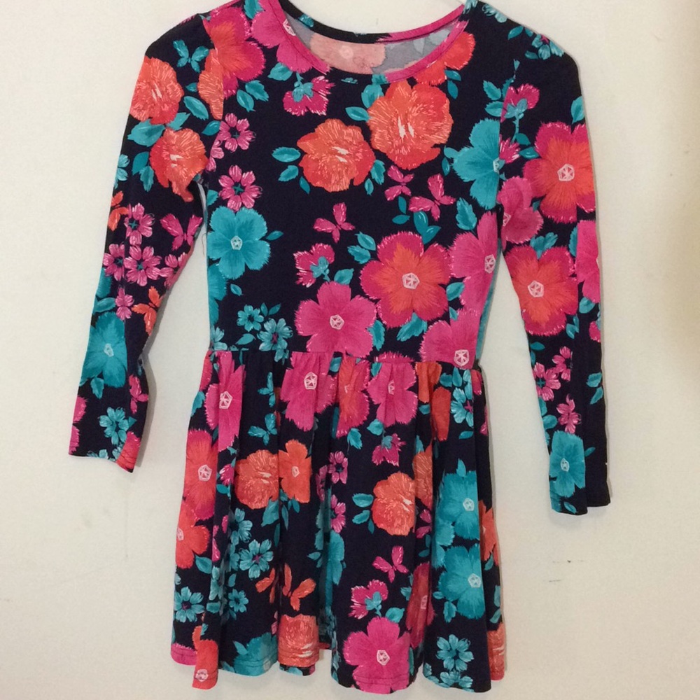 Long sleeve very cute fitted floral print dress